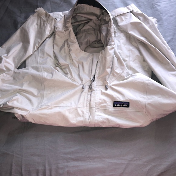 Patagonia Rain Jacket - Picture 1 of 2